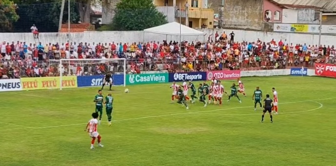 Penedense domina o jogo mas em casa fica no empate com o Penedense