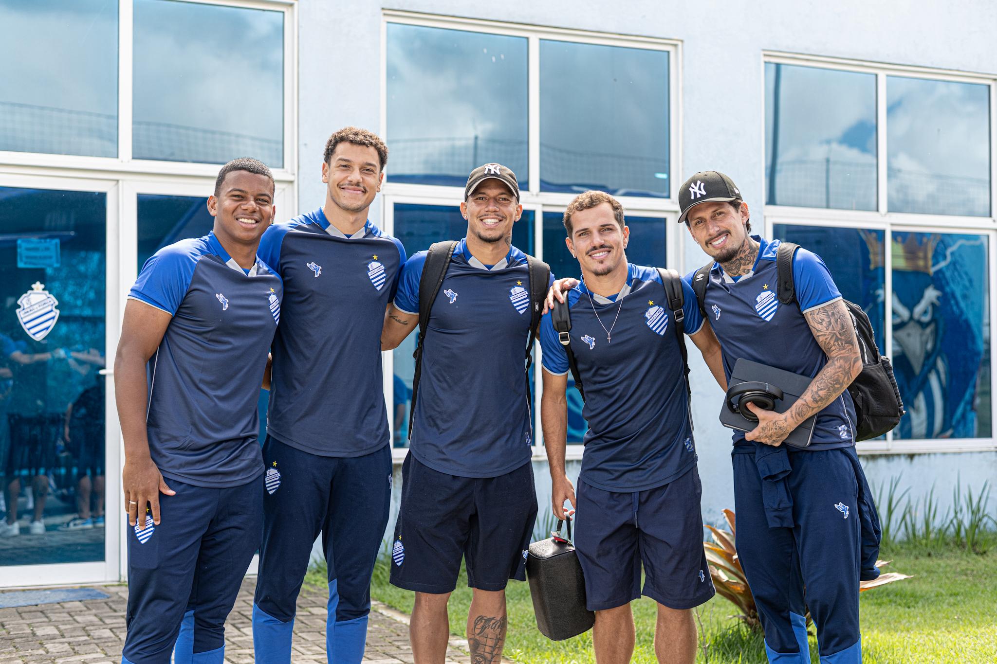 Em jogo de decisão de vaga, CSA oferta novas opções para Higo Magalhães