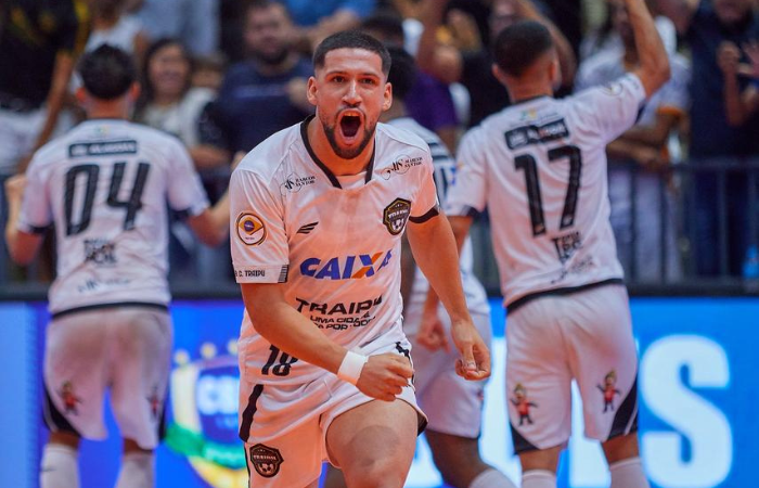 Com goleada na prorrogação, Traipu despacha Ceará e vai a semifinal do Brasileiro