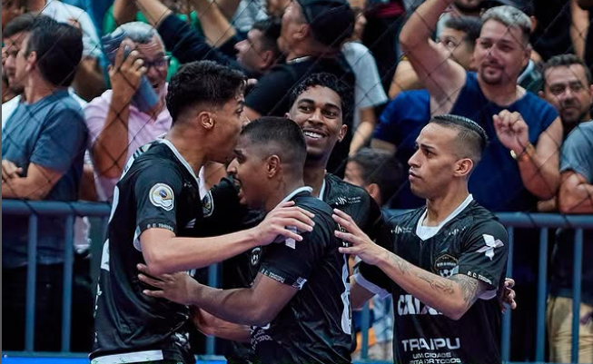 Traipu vence Passo Fundo novamente e vai decidir o título do Brasileiro de Futsal