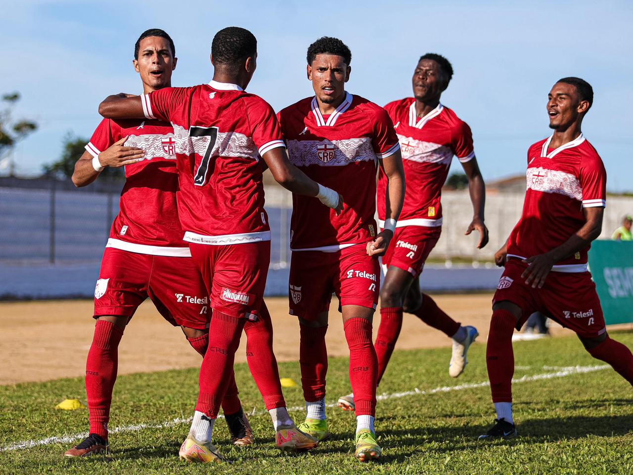 Copa Alagoas tem goleada do CRB, vitória do Zumbi e empate sem gols no clássico do interior