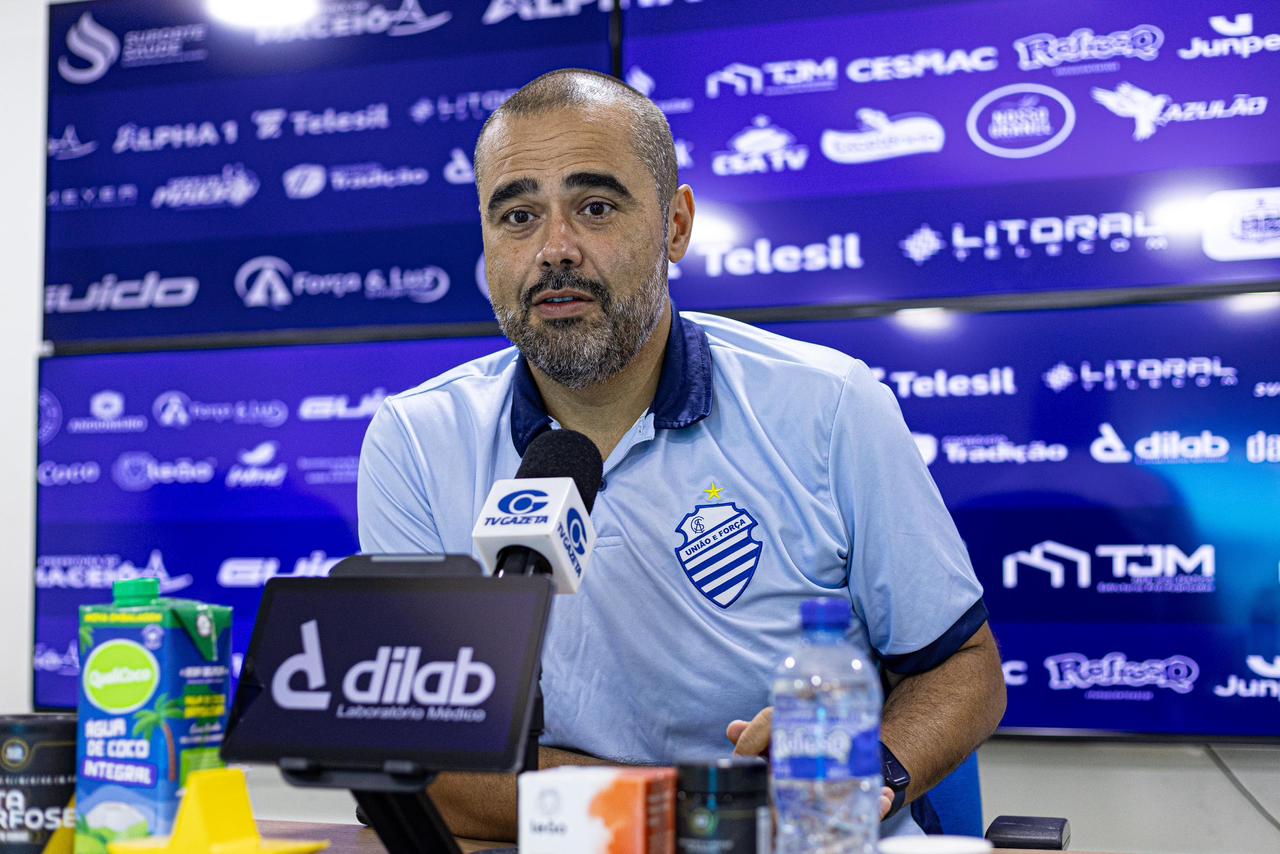Video | Carlos Bonatelli | fala sobre contratações e a definição com zagueiro Lucão