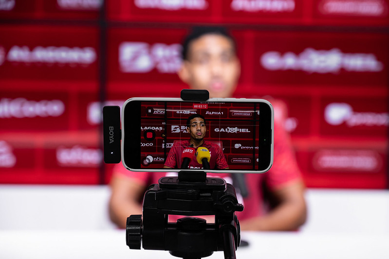 Vídeo | Wallace | Zagueiro da casa ganha força no time titular