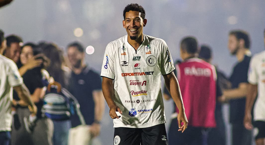 Léo Principe comemora mais um acesso e revela único passo que falta. Saiba que passo é esse!